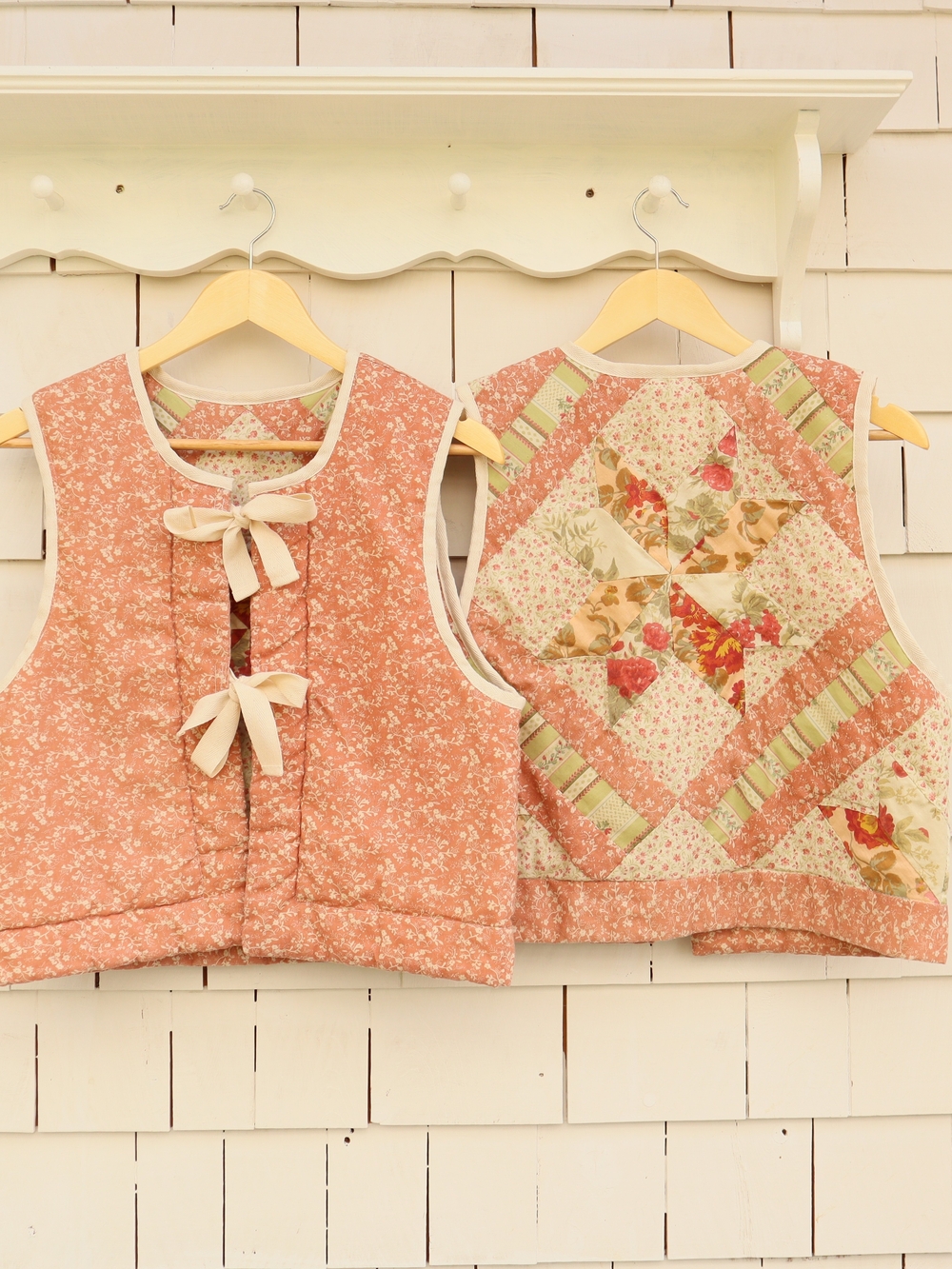 Upcycled Reversible Vest With Bows Vintage Patchwork Quilt Pink Green M • L
